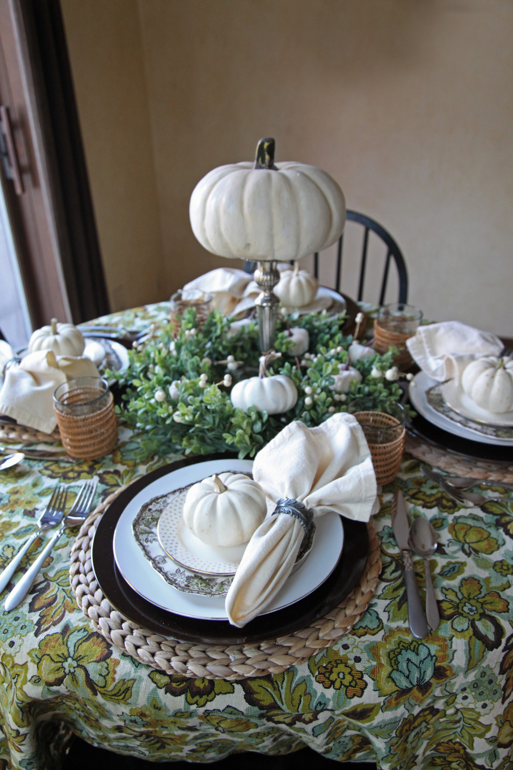 How to Set a Thanksgiving Table with Vintage China • Grand Little Place