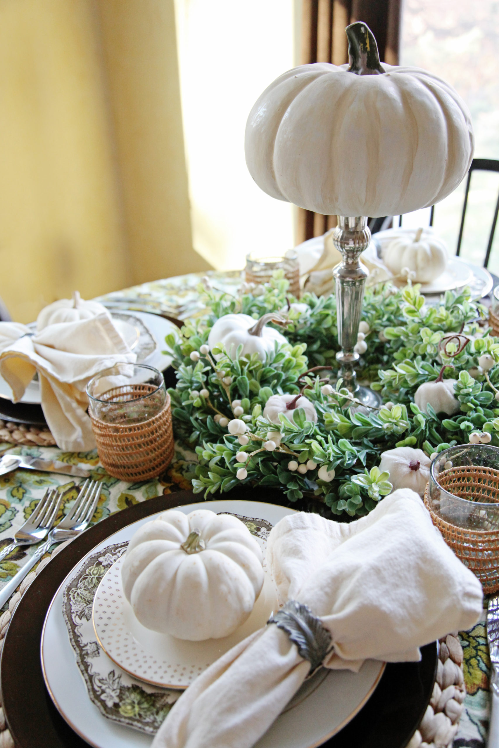 How to Set a Thanksgiving Table with Vintage China • Grand Little Place