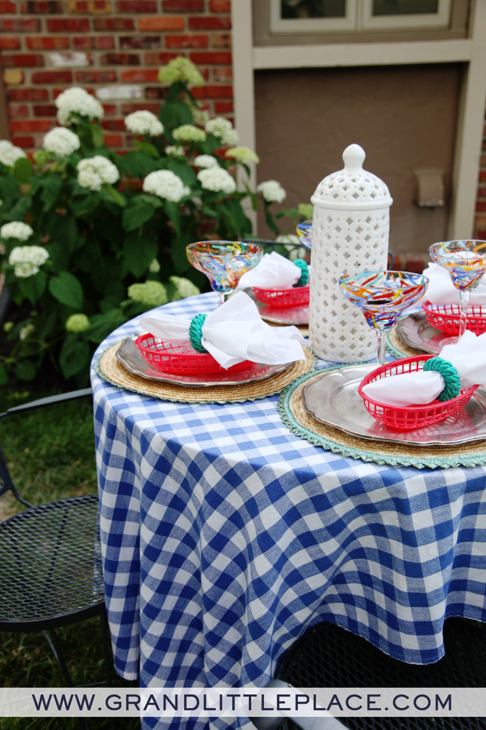 Red White and Blue Gingham Tablescape Ideas
